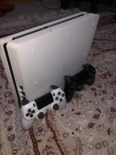 Ps4 slim 