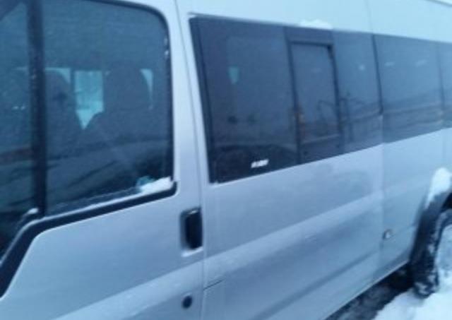 Mini-Bus-Ford-Transit-2003