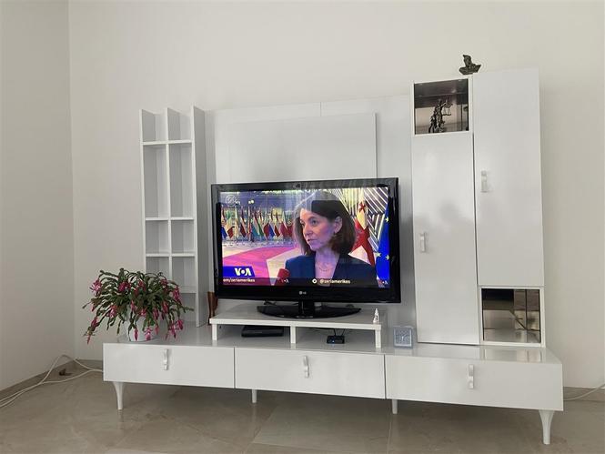 Komodë per TV