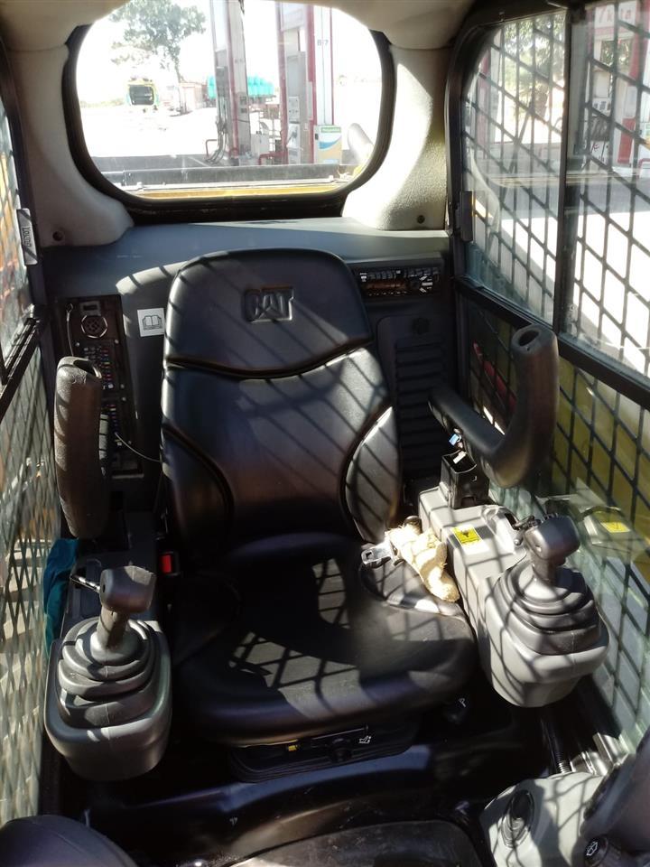 JCB-BOBCAT-LODER-
