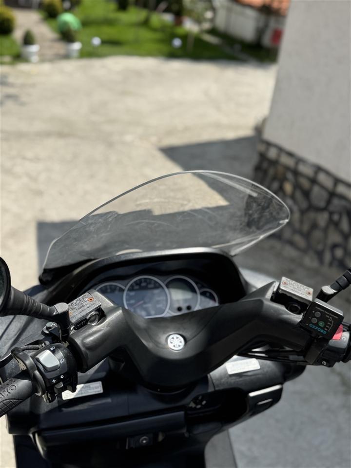 Yamaha-Majesty-250------------
