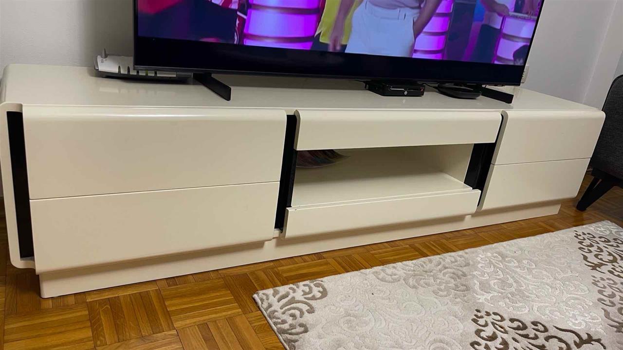 Komode-e-TVs