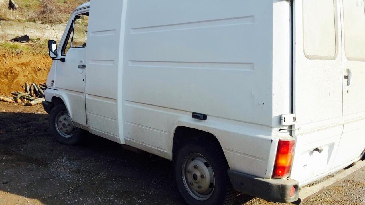 renault-master-2-8-turbo