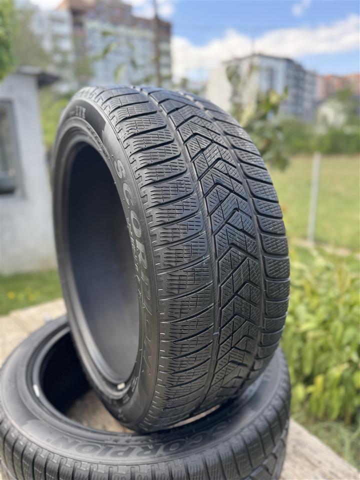 PIRELLI-SCORPION-255-45-20