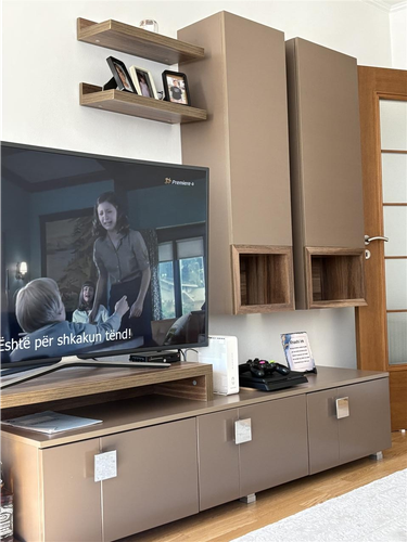 Shitet komode per TV