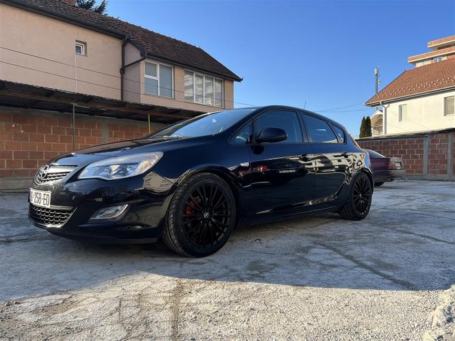 Opel Astra J