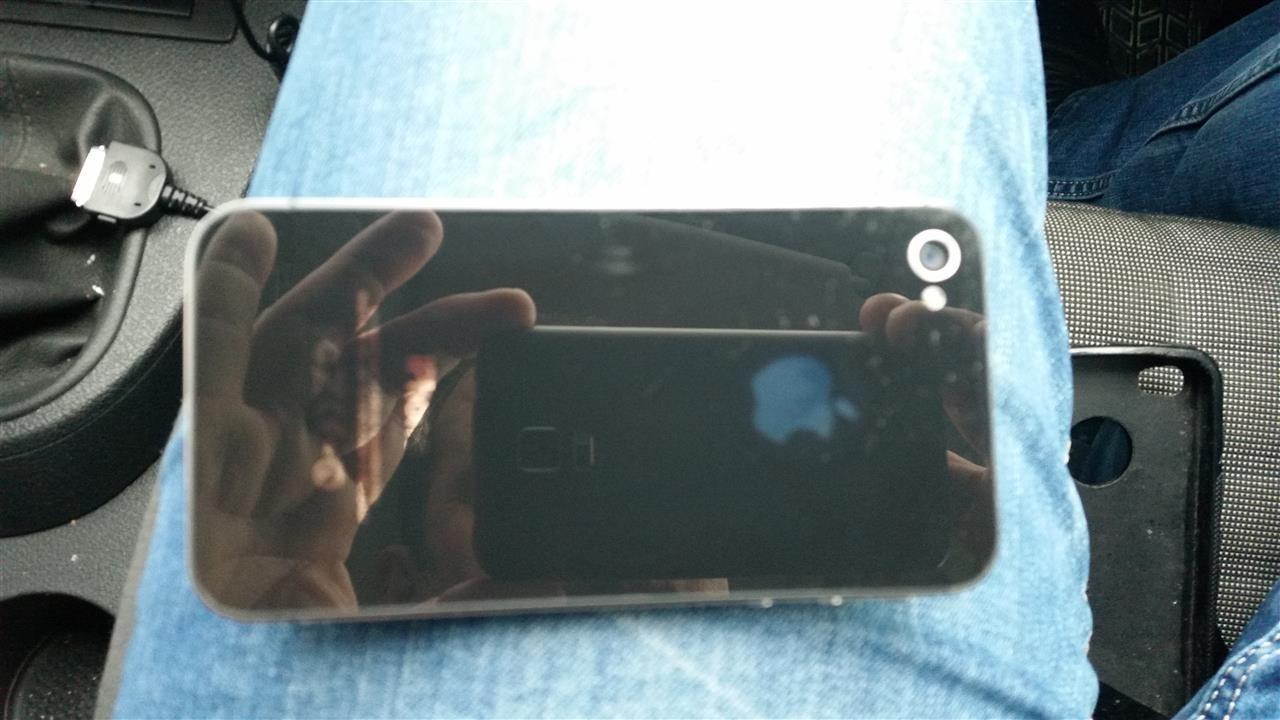 shes-iphon-4s
