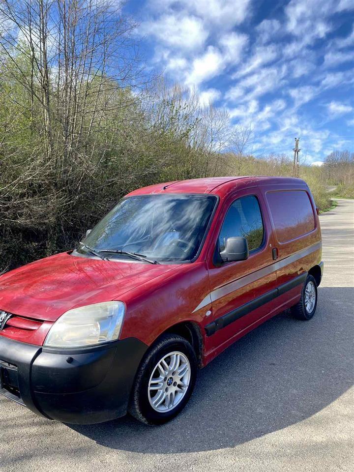 Shitet-pikapi-peugeot-