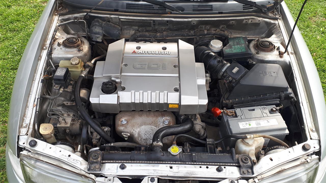 Mitsubishi-Carisma--98