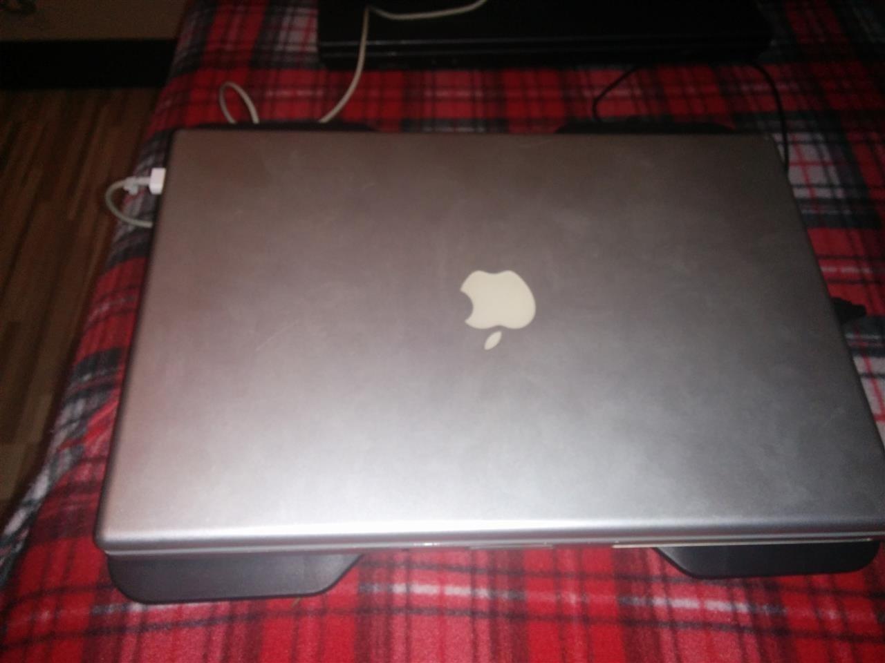 apple--macbook-pro-a1250