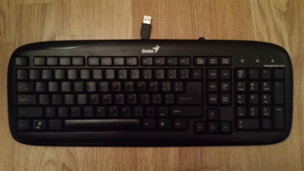 Monitor-dhe-Tastature