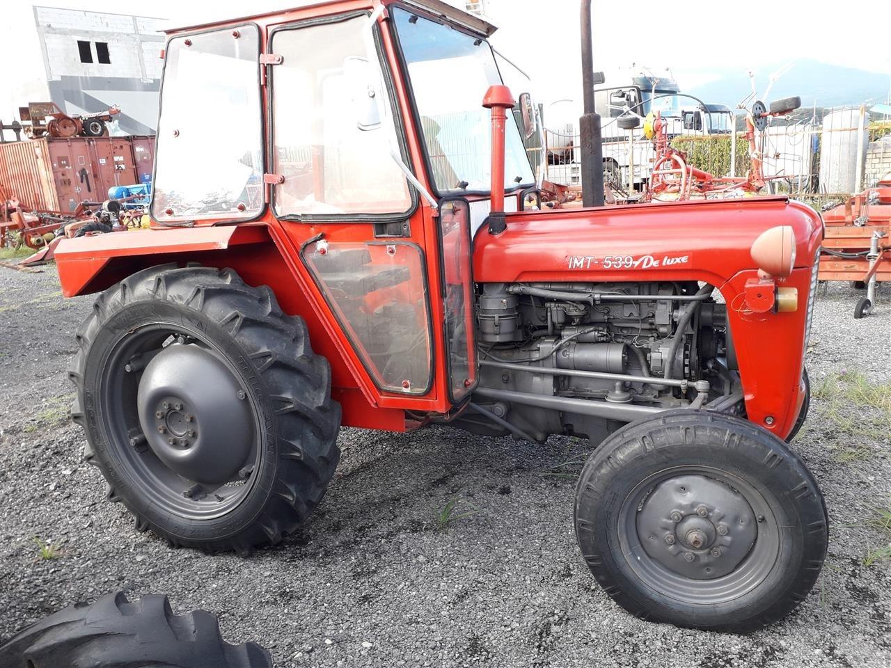 Traktor-imt-539