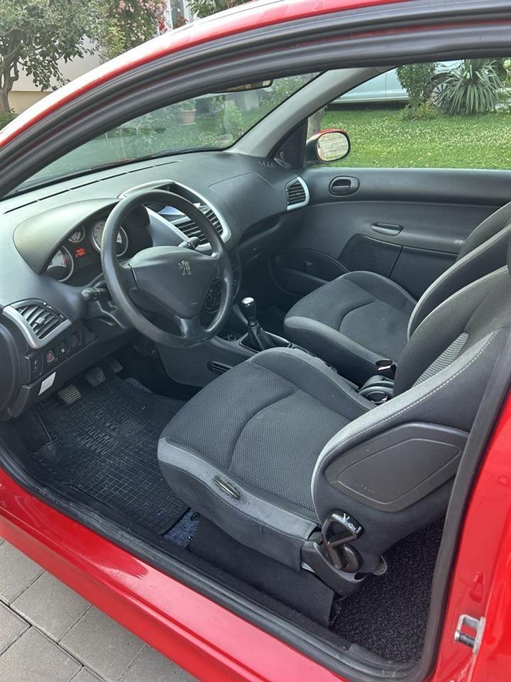 PEUGEOT-206+
