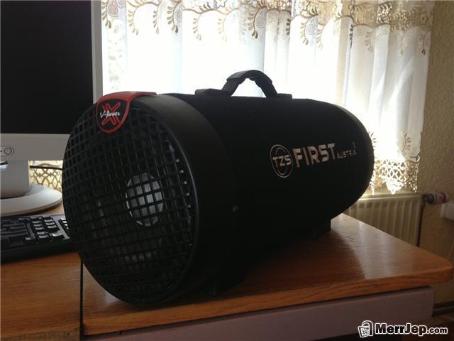  Speaker