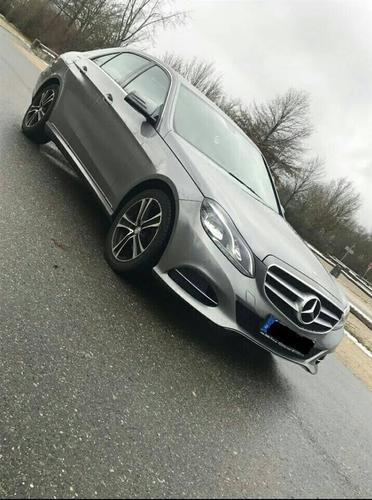 Mercedes E-220