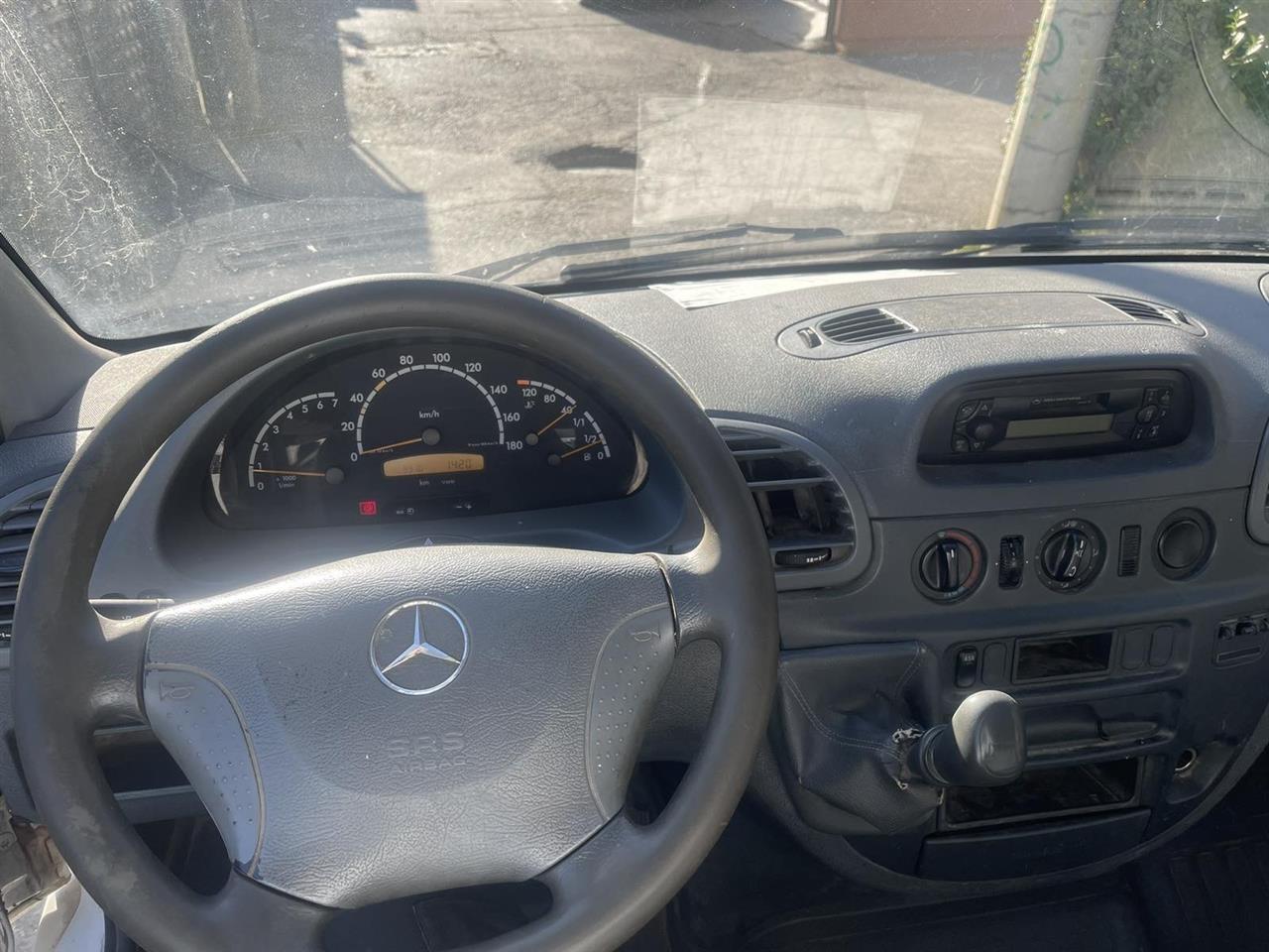 Mercedes-sprinter-