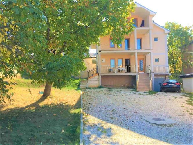 Shtëpia 300m2 në 6 ari truall Taslixhe 1