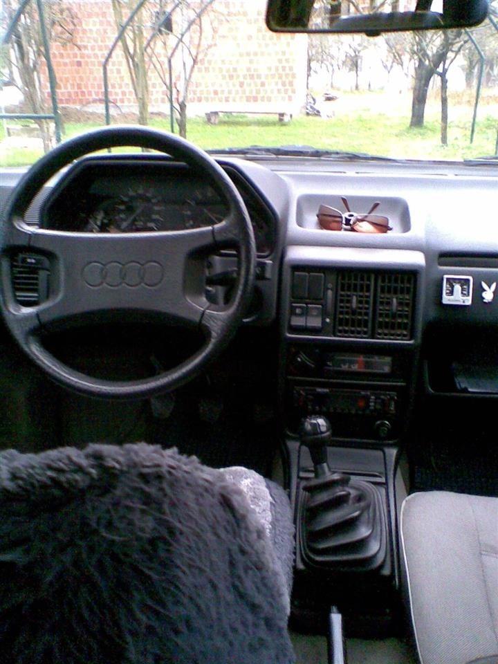 Audi-100