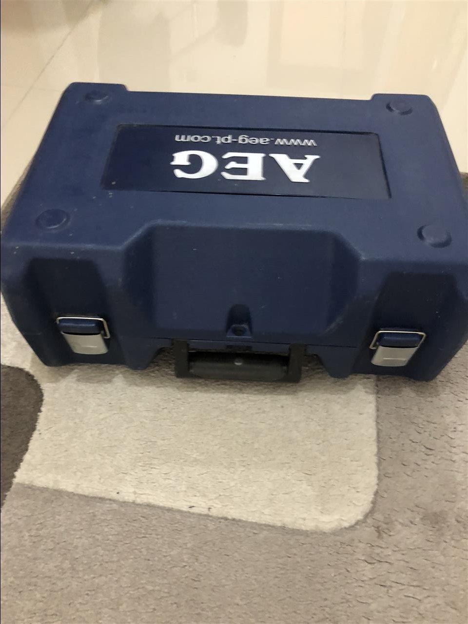 AEG-