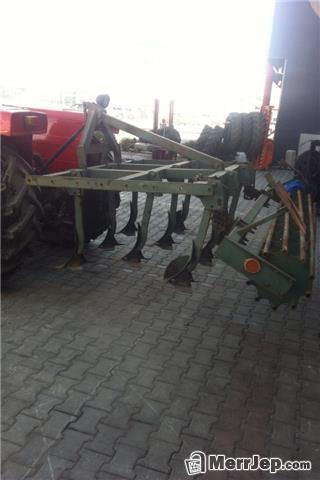 Traktor imt 577