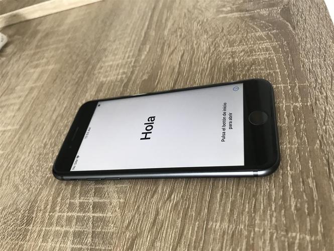 iPhone 8