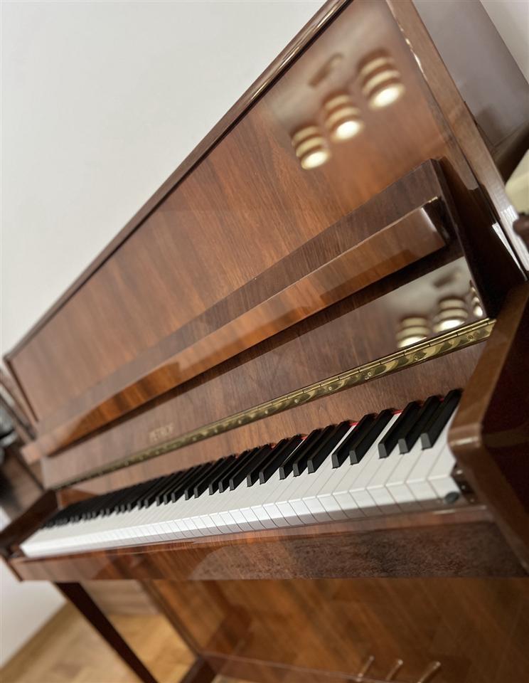 Piano-ne-shitje