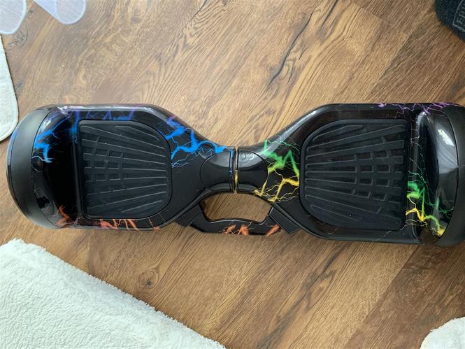 Shitet hoverboardi 