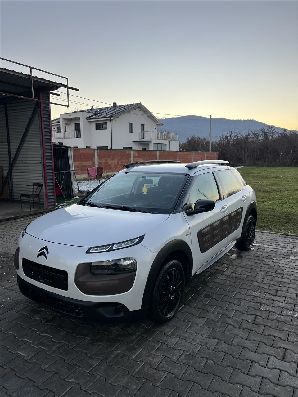 Citroen-c4-cactus