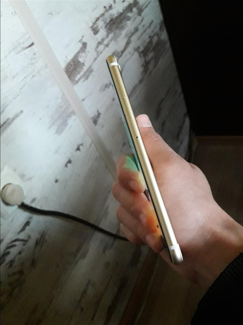 iPhone-7plus-2-jav-i-perdorun