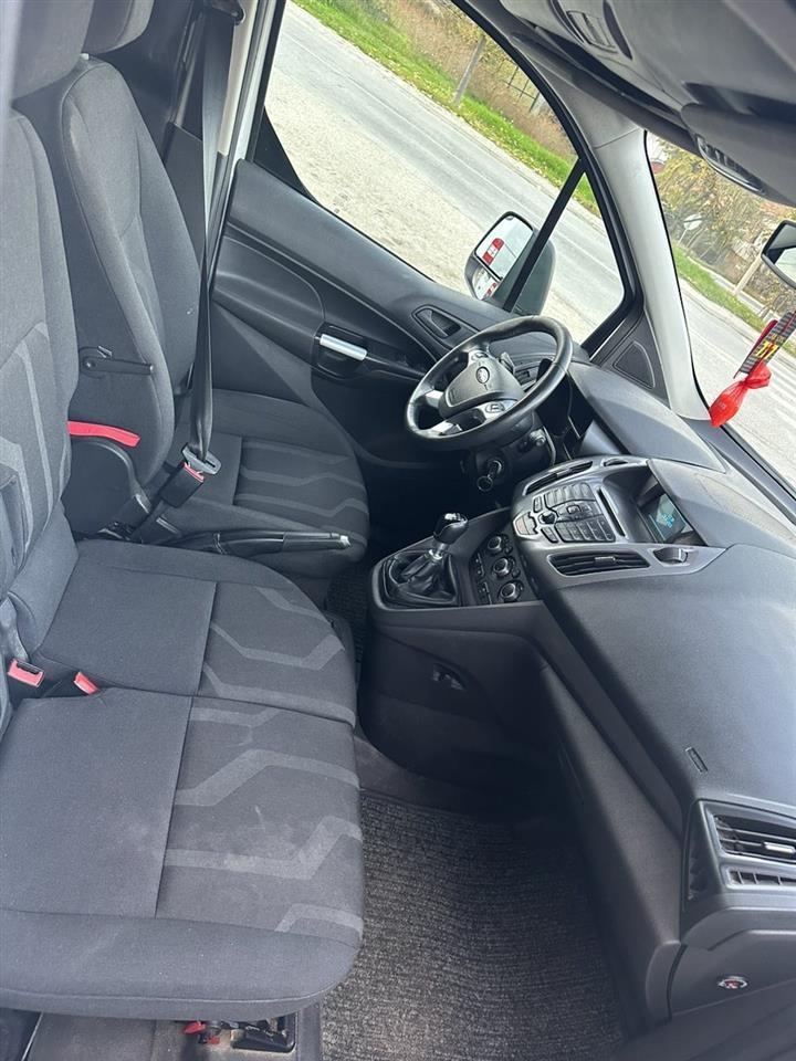 Ford-Transit-Connect-2015-
