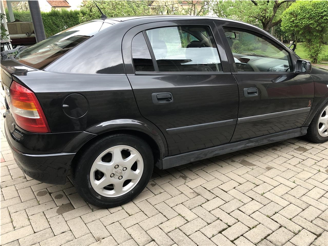 Opel astra