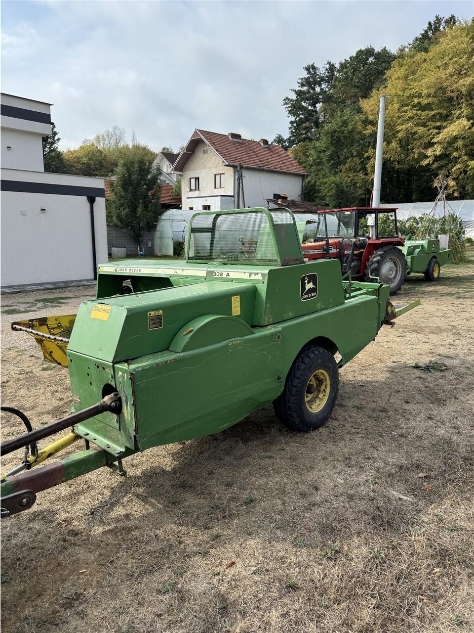 Shitet-John-deere-332-A-------