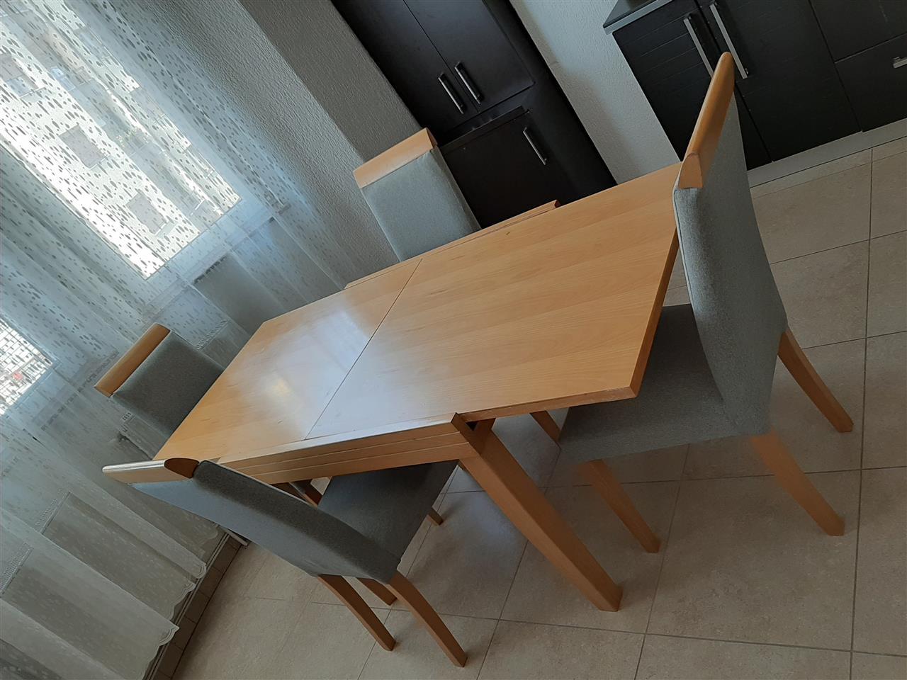 Tavolin-e-bukes