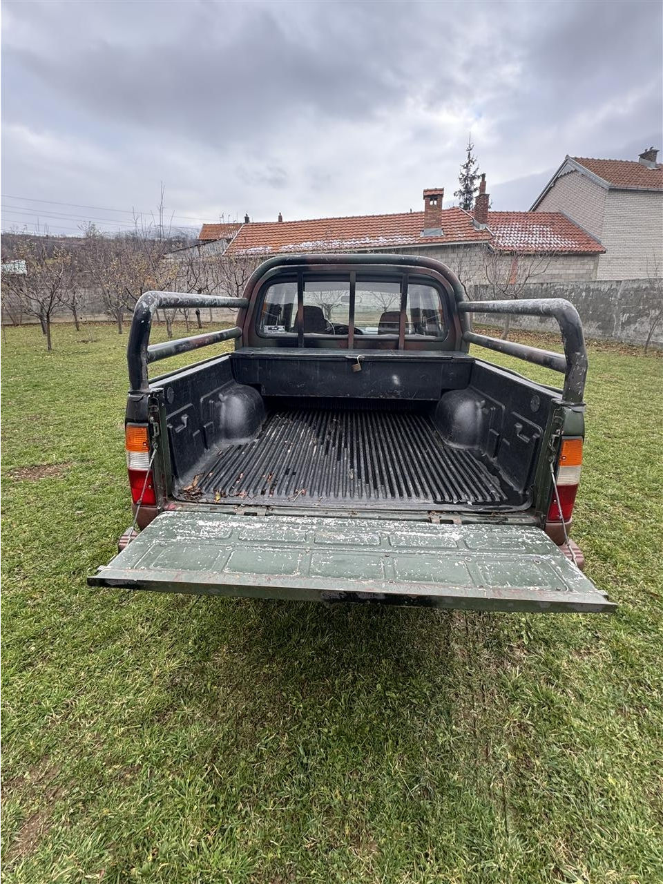 Mazda-B2500