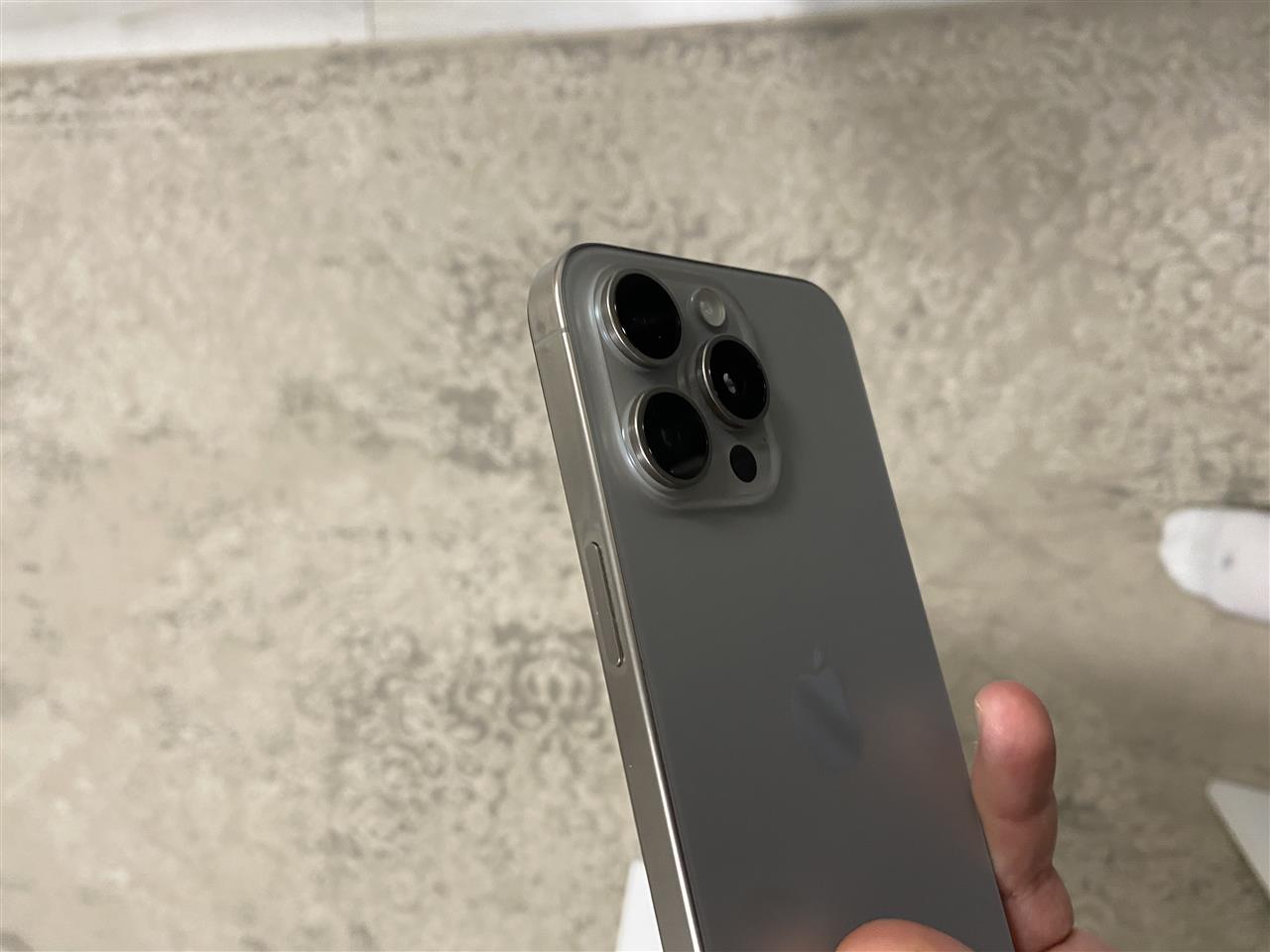 Iphone-15-pro-Max