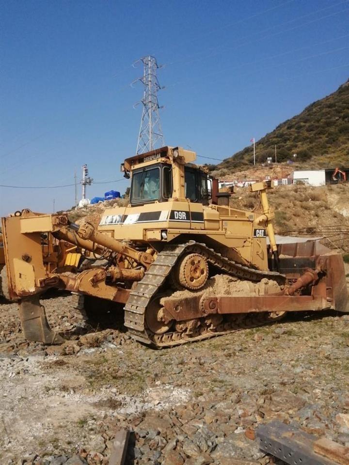 CATERPİLLAR-2000-D9R-MODEL-BULLDODER