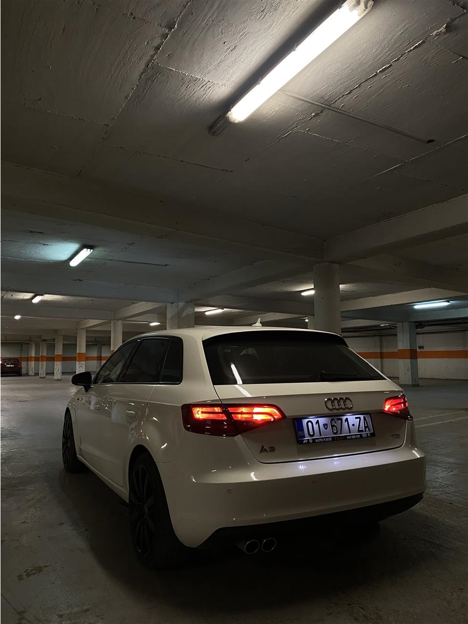 Audi-A3-2015-2-0