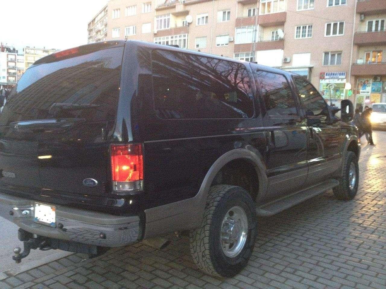 FORD-EXCURSION