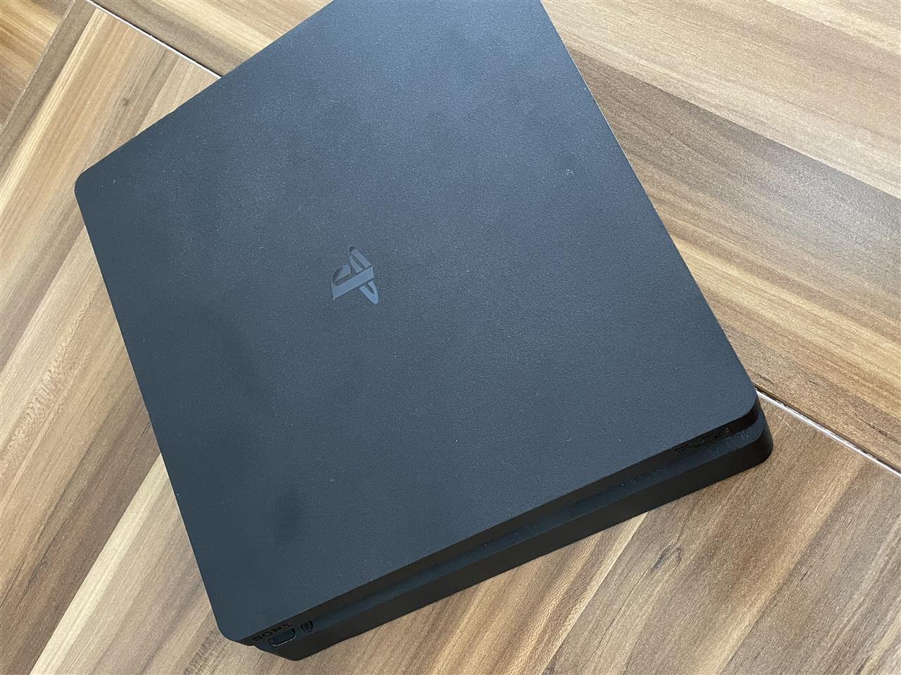 PS4-slim