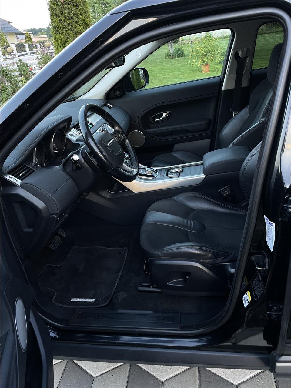 Rang-Rover-Evoque-Black-Serie