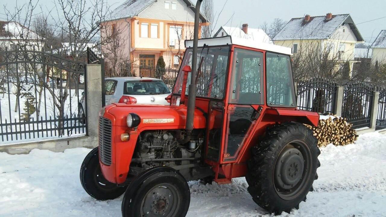 Traktor-IMT-539