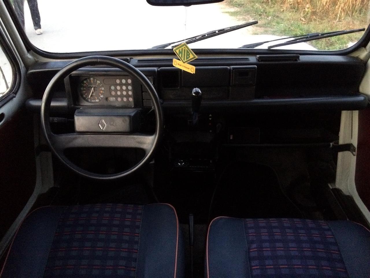 Renault-4