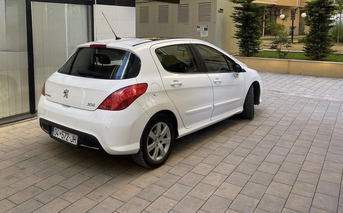 Peugeot-308-1-6-diesel-automatik-2011