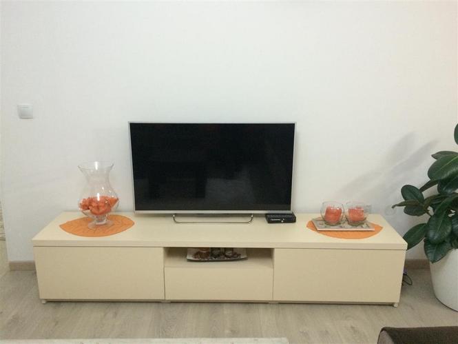 Komodë per TV
