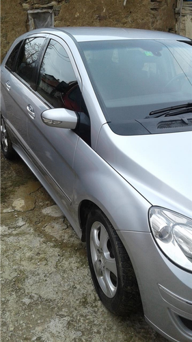 B200