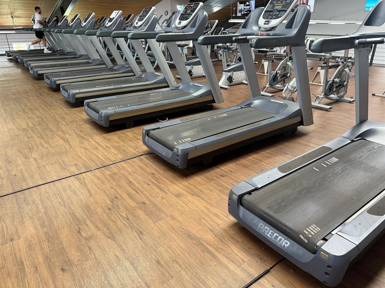 Shiten-komplet-vegla-nga-brendi-precor