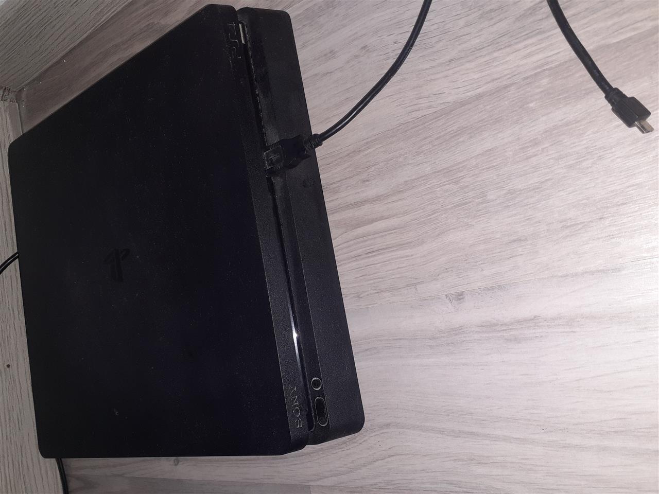 PS4-