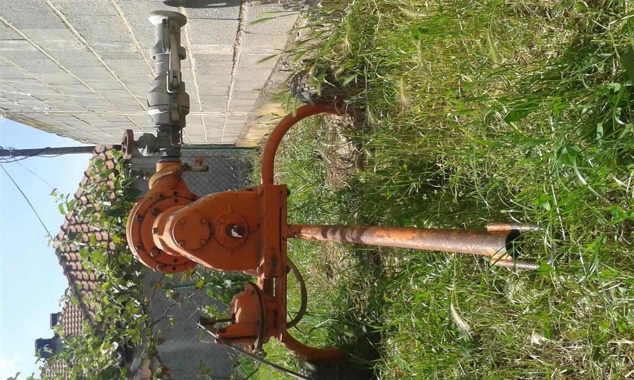 Pomp-e-uijt-per-traktor