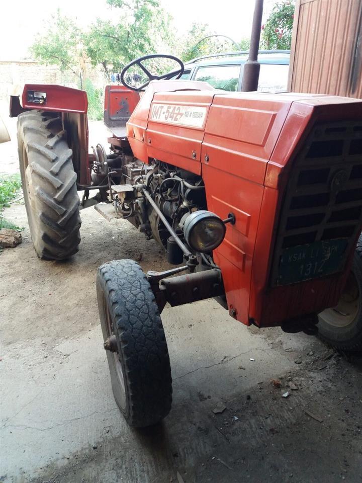Traktor-42-edhe-drrihet-