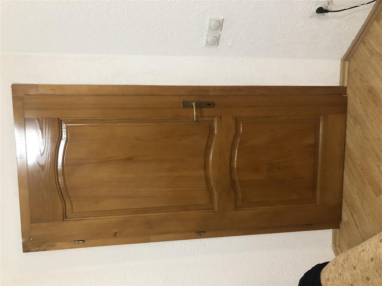 Shitet-laminati-dhe-dyert
